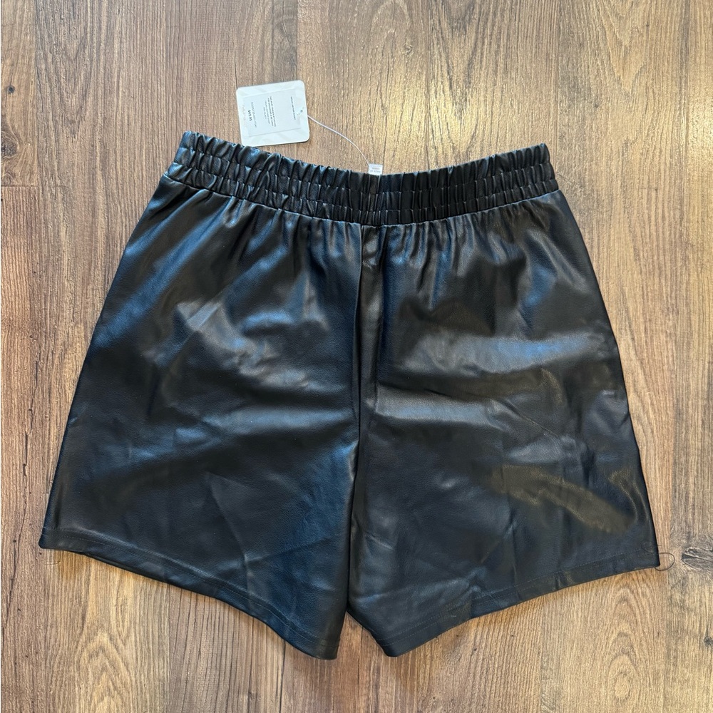 Fabletics NWTs Vegan Leather High Waisted Shorts Black - Picture 7 of 7